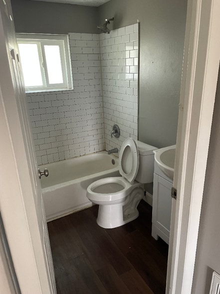 Building Photo - 3631 Cushing Dr