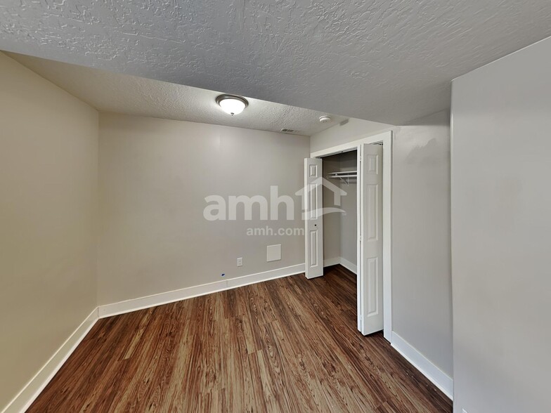 Building Photo - 2049 W 1175 S