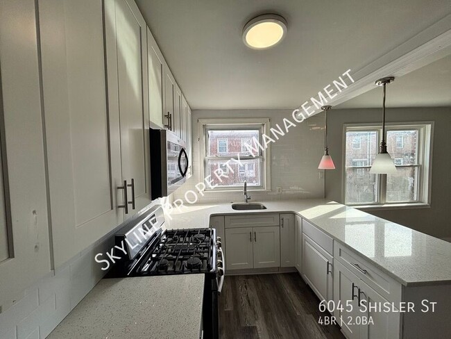 Building Photo - Newly Renovated 4 Bedroom Home For Rent in...