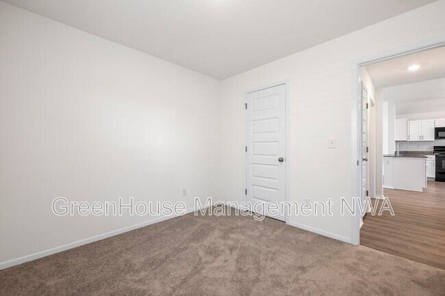 Building Photo - 2637 E Gila Wy