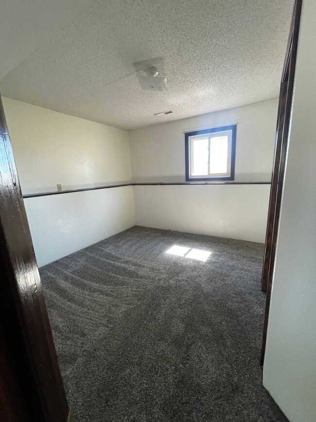 Building Photo - Single Family Heights Rental
