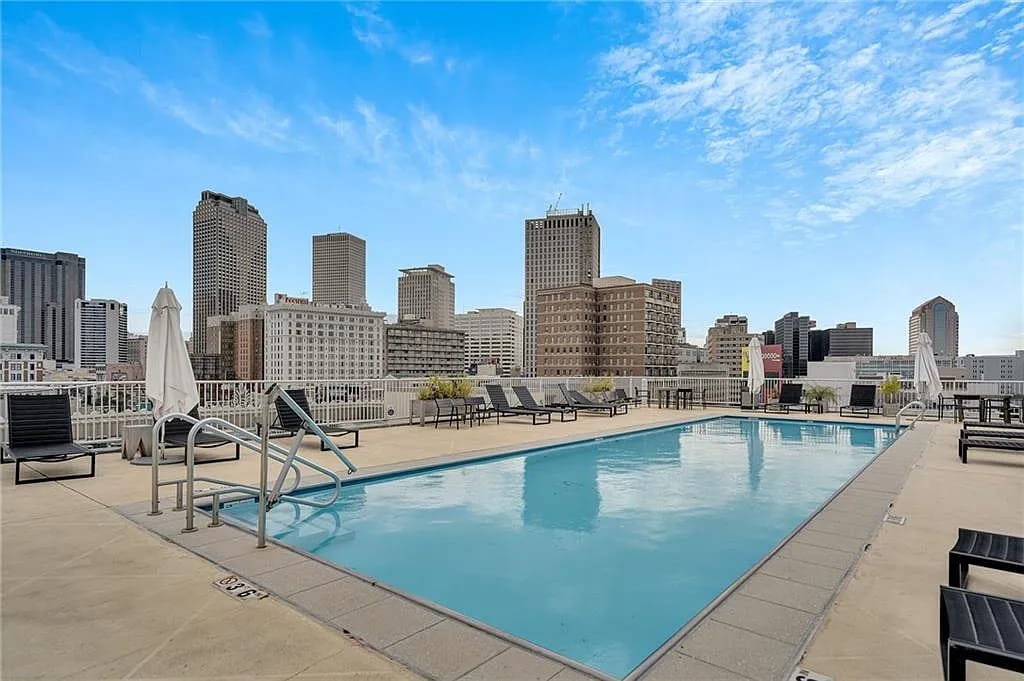 Rooftop Pool with Jacuzzi - 1201 Canal St