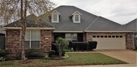 Building Photo - ** BEAUTIFUL 3/2 HAVEN SUBDIVISION **