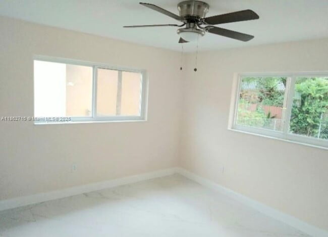 Building Photo - 900 NE 154th St