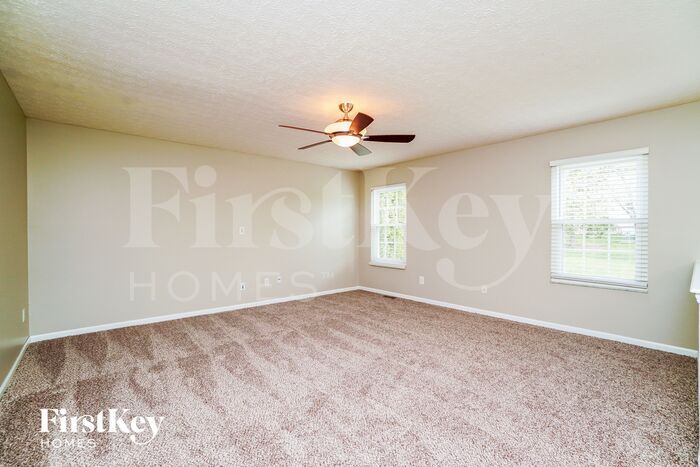 Building Photo - 841 Elgin Cir