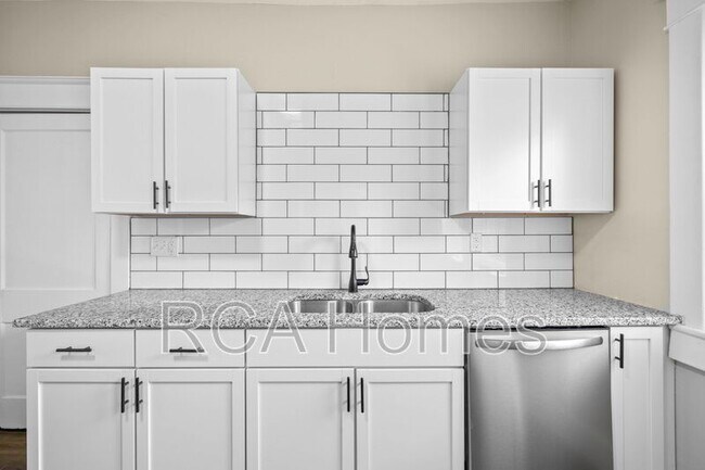 Building Photo - 3227 Guilford Ave