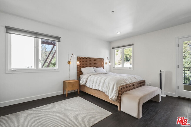 Building Photo - 9842 Portola Dr