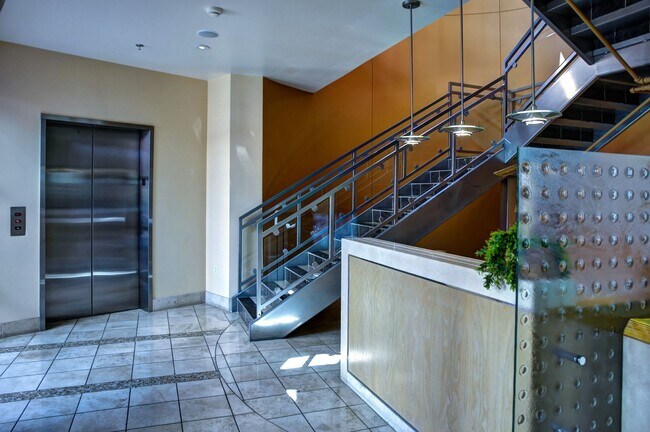 Building Photo - 47 E Agate Ave
