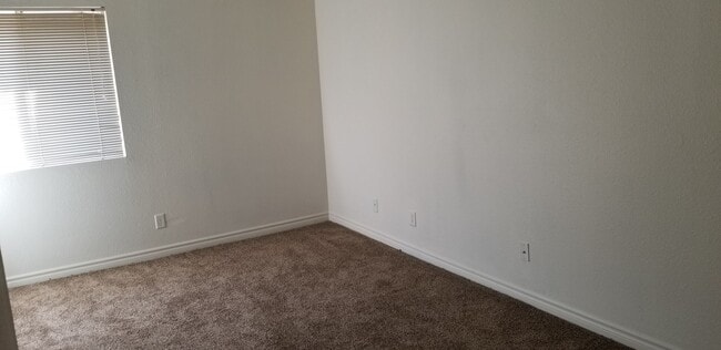 Building Photo - Beautiful 2 bedroom condo for Rent