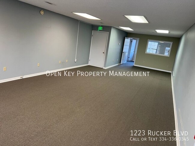 Building Photo - Office Space for Lease!