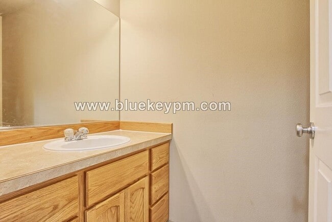 Building Photo - 4 Bed, 2.5 Bath Home Off  SE Eaton Blvd  and  Weaver Creek in Battle Ground