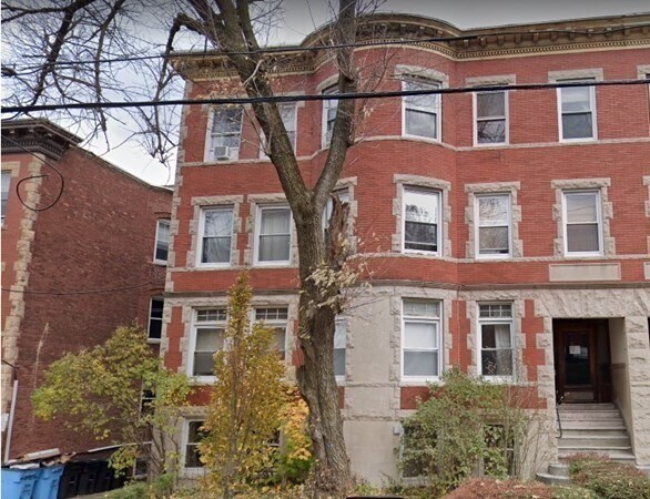 Primary Photo - 187 Winthrop Rd