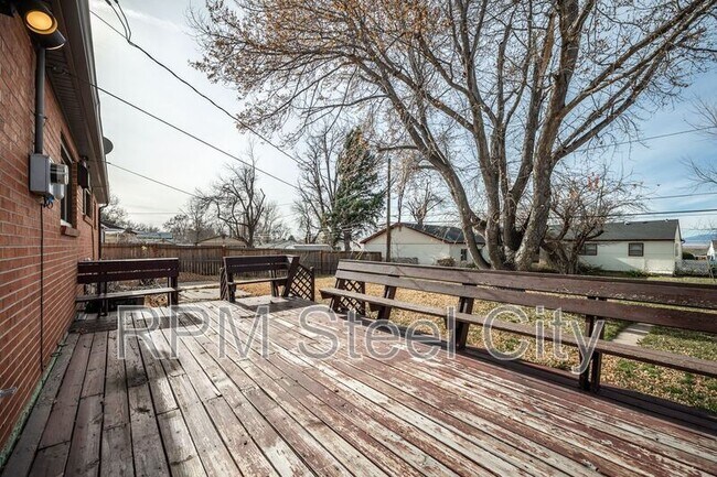 Building Photo - 1529 Alexander Cir