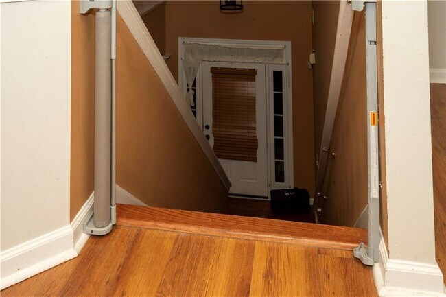 Building Photo - 2581 Southhaven Ln