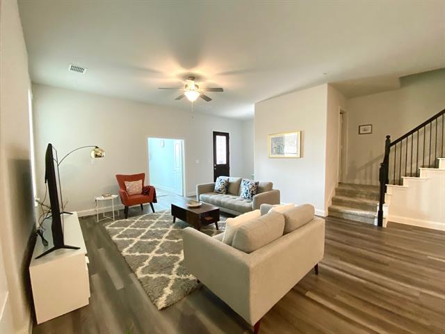 Building Photo - 7421 Sunset Blvd