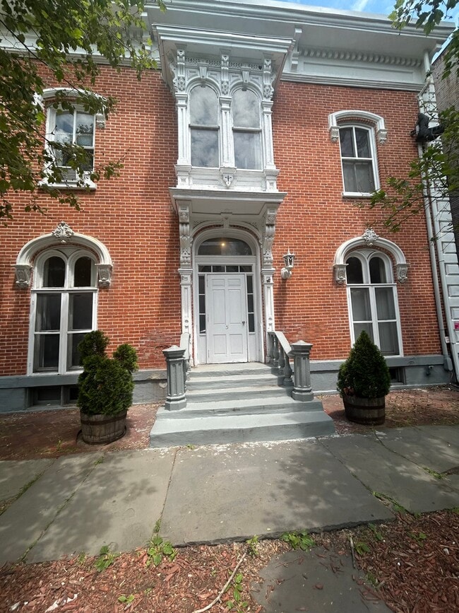 Building Photo - 5 Union St