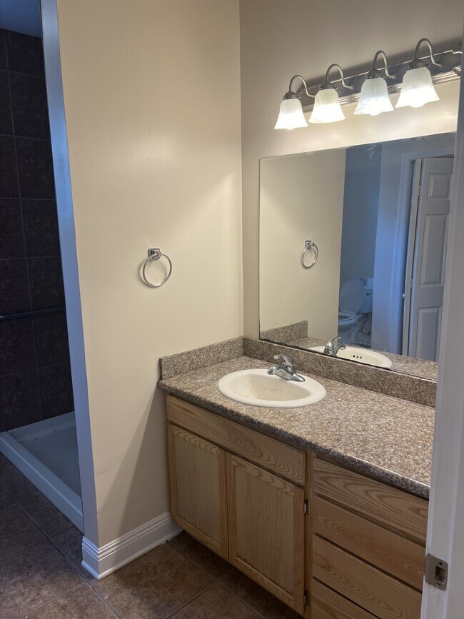 Building Photo - 306 St Francis St