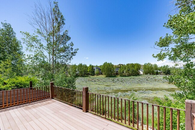 Building Photo - Tranquil Retreat in Trailside