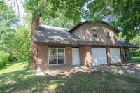 Building Photo - 1343 S Roseta Ave