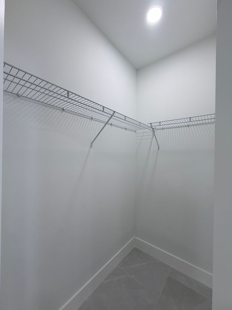 Building Photo - 4545-4547 28th St SW