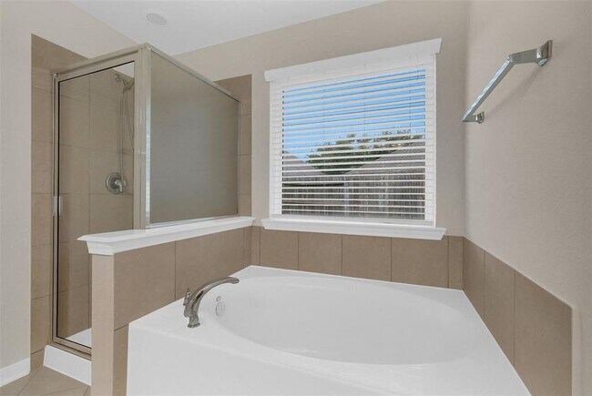 Building Photo - 10143 Rose Willow Ln