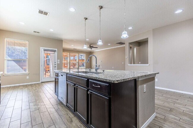 Building Photo - 27527 Paseo Mesa