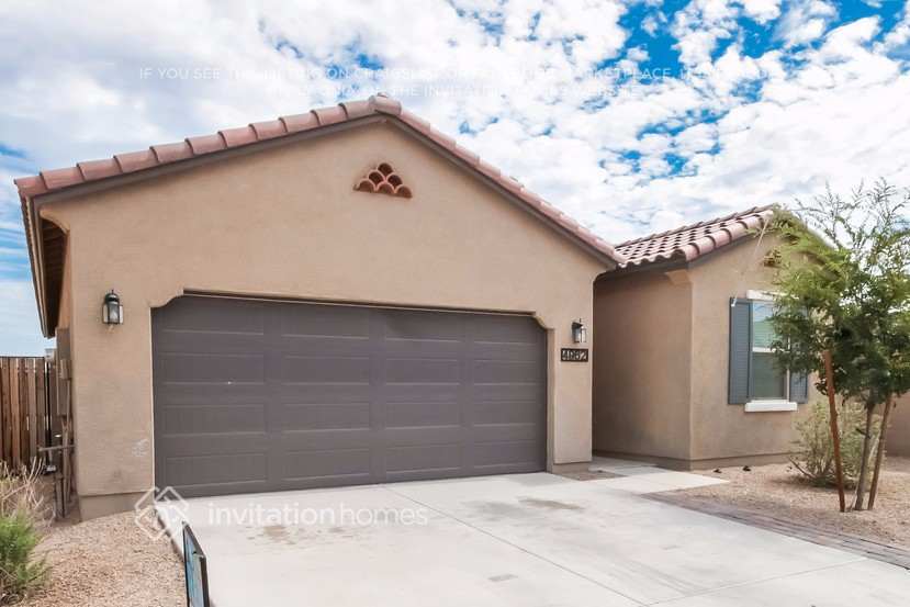 Building Photo - 4962 E Alamo St