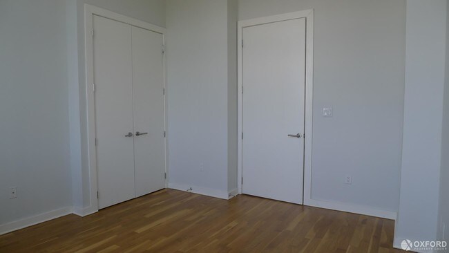 Building Photo - 71-13 60th Lane