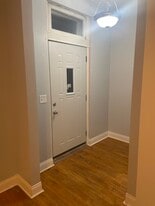 Building Photo - 2737 S Avers Ave