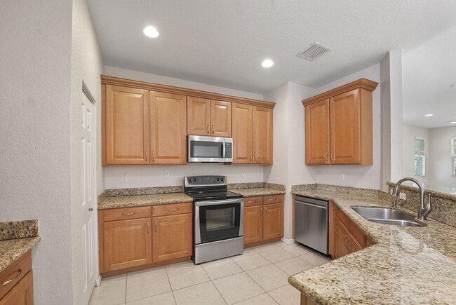 Building Photo - 128 W Royal Palm Cir
