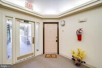 Building Photo - 6603 Thackwell Way