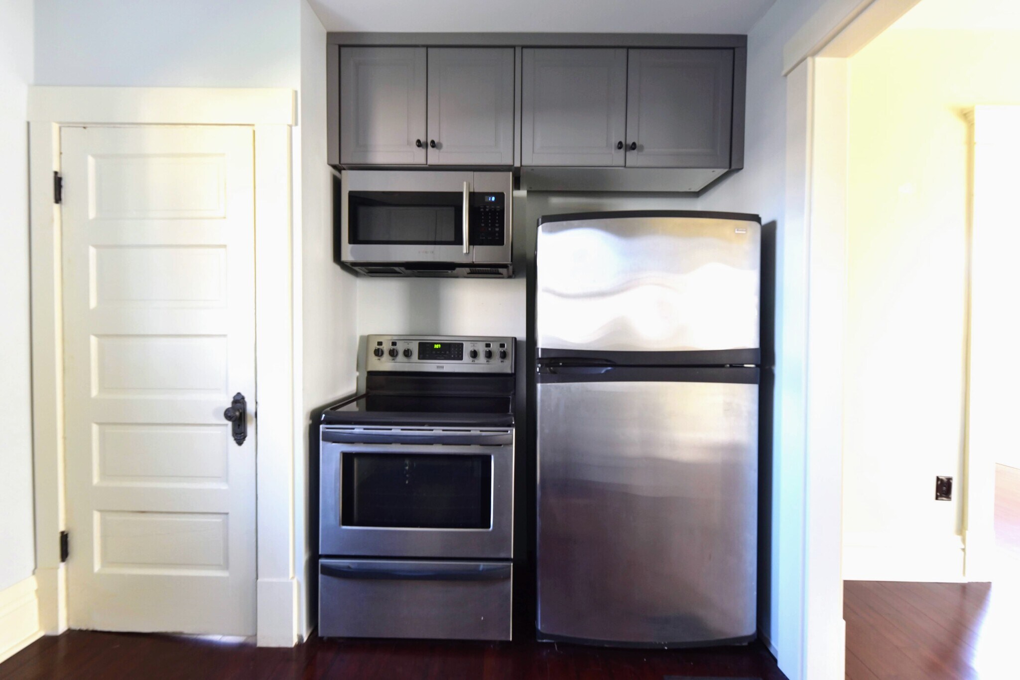 Building Photo - 240 E Duncan St