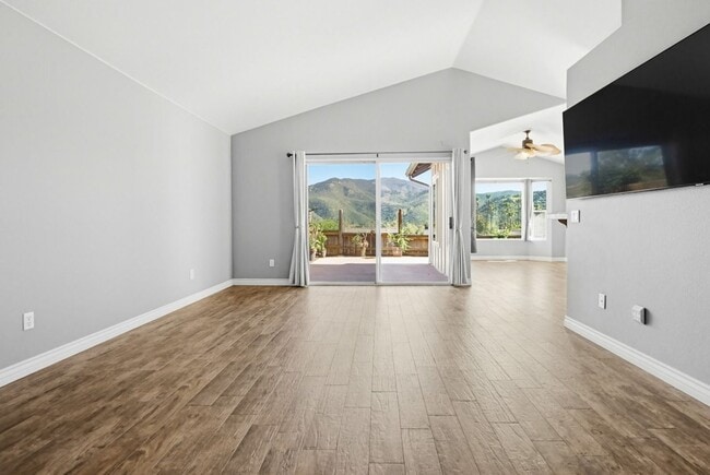 Building Photo - Beautifully Maintained 2 Bed / 2 Bath Home in Gated West Village Community