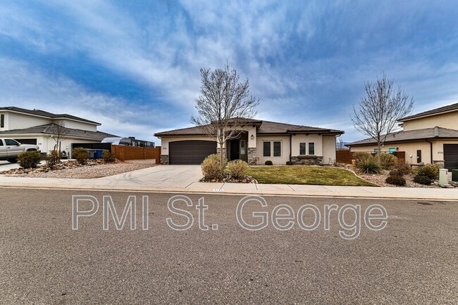 Building Photo - 3731 E Shooting Star Ln