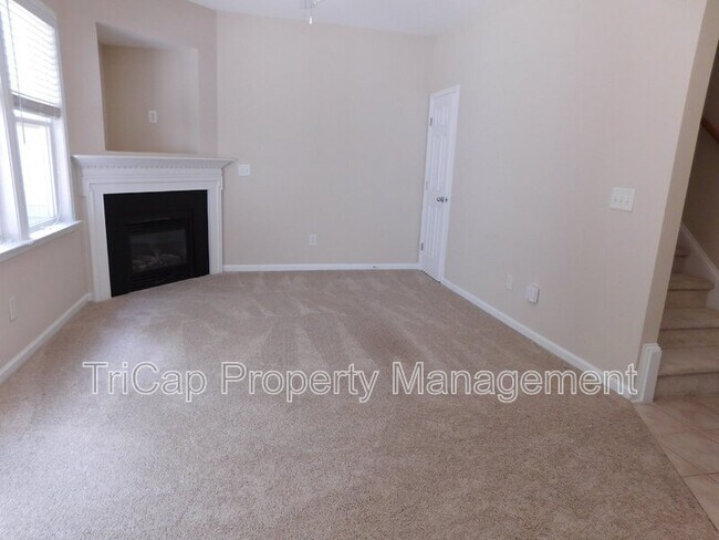 Building Photo - 524 Elm Ave