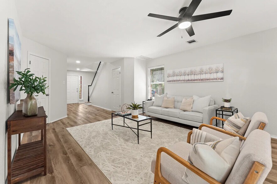 Building Photo - 1401 Wheatfall Ln