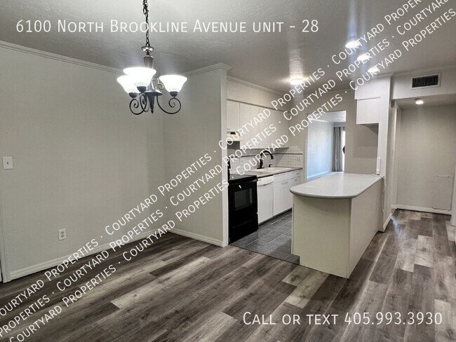 Building Photo - 6100 N Brookline Ave