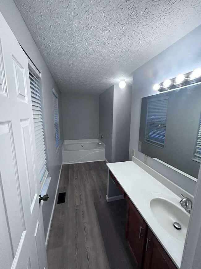 Building Photo - 6729 Kristins Cove Ln