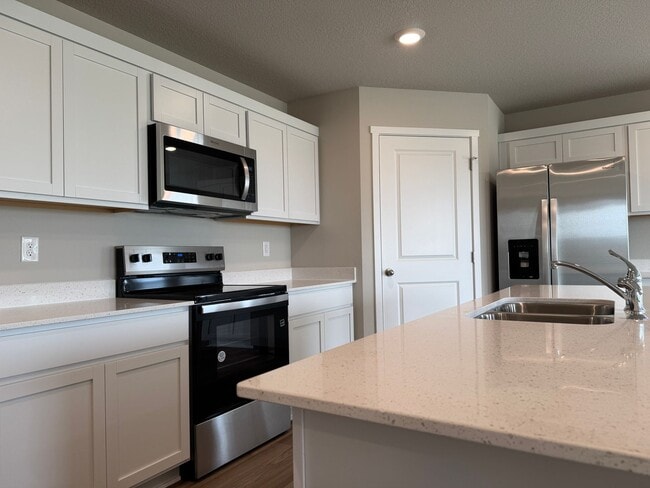 Building Photo - Never-Lived-In 4-Bedroom Ranch with Finished Basement Near Offutt AFB