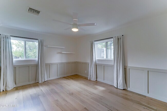 Building Photo - 4331 E Avalon Dr