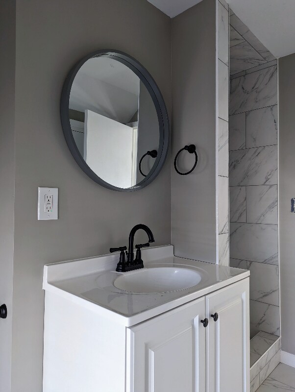 Building Photo - 382 Wyandotte Ave