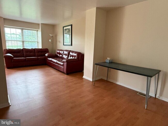 Building Photo - 2605 Gramercy Way