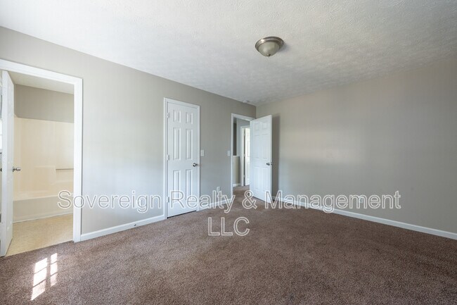 Building Photo - 580 Downing St