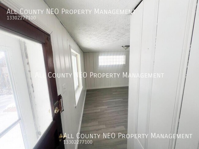 Building Photo - 1180 Murray Ave