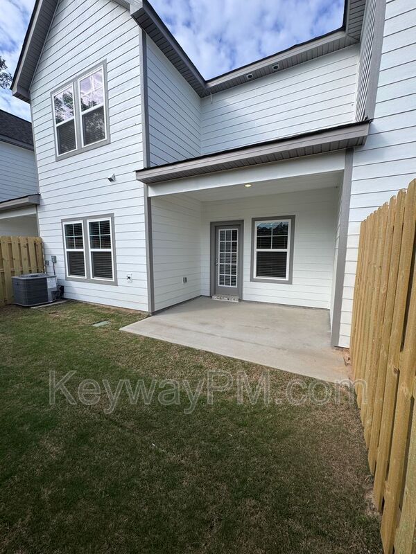 Building Photo - 587 Yuma Ln