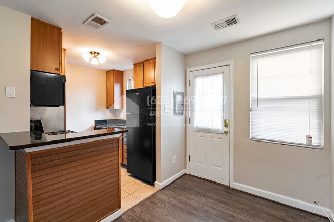 Building Photo - 2614 Kent Village Dr