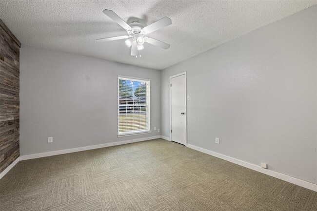 Building Photo - 2407 Harrowden Dr