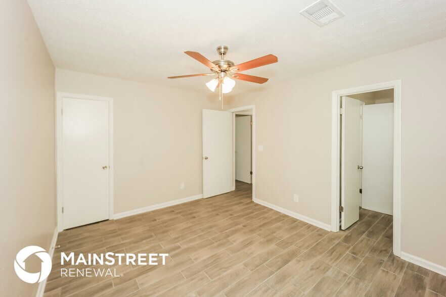 Building Photo - 9006 Homewood Dr