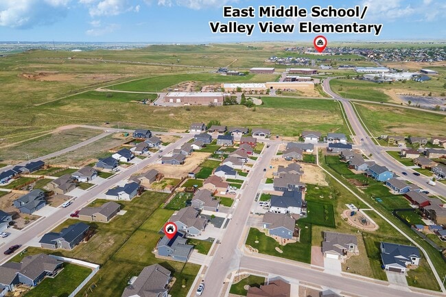 Building Photo - 4 BED | 3 BATH | DOUBLE GARAGE | RAPID VALLEY