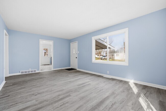 Building Photo - 2719 Dewey St